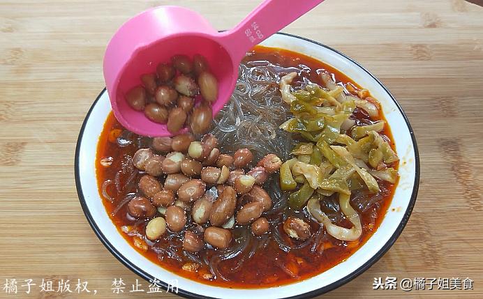 神奇的酸辣粉这样做才好吃,想吃酸辣粉自己在家两分钟搞定