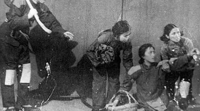 徐峥张艺谋新电影,徐峥揭掉神秘人的面具