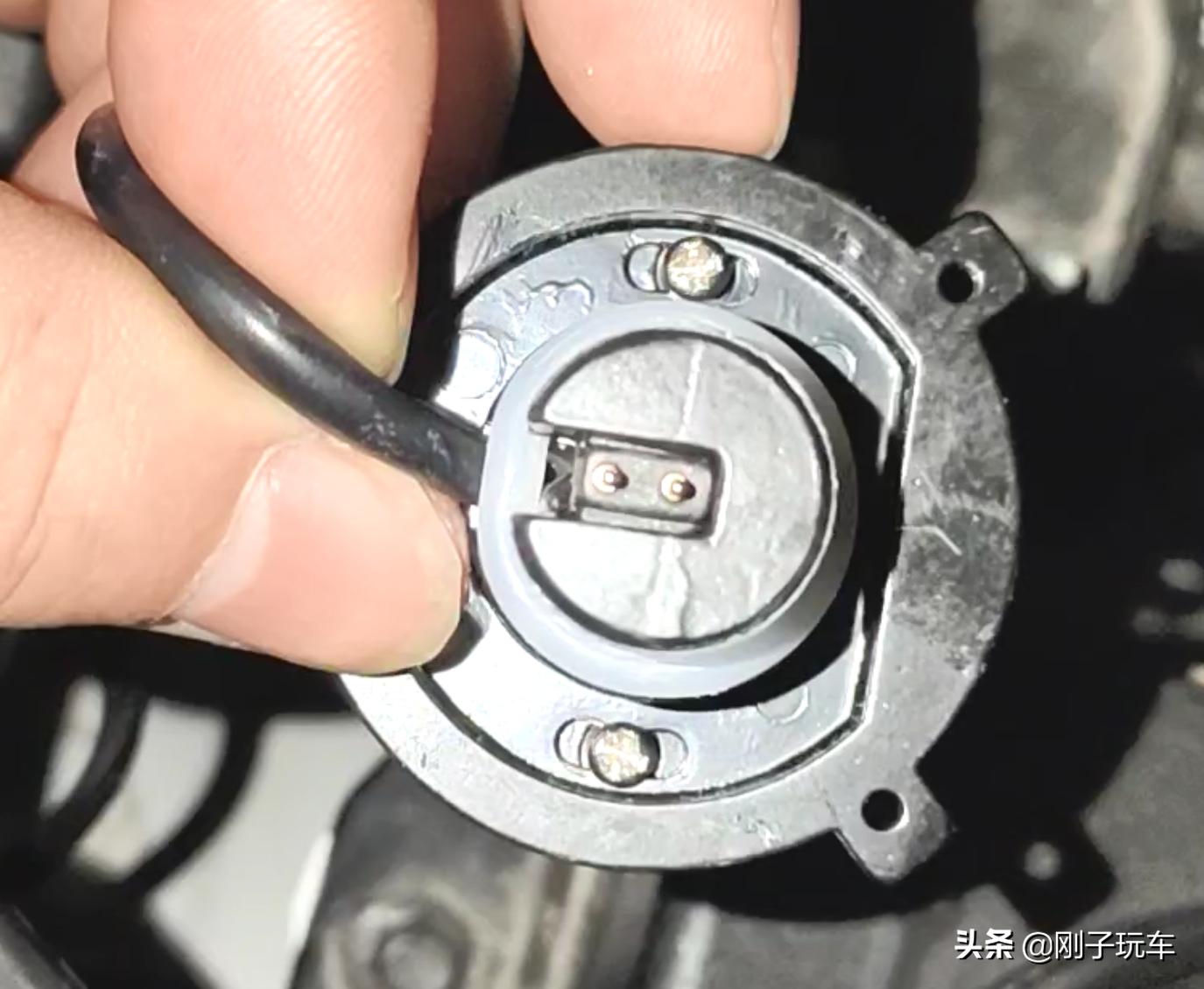 奔奔e-star升级h4带透镜,长安奔奔e-star改日行灯