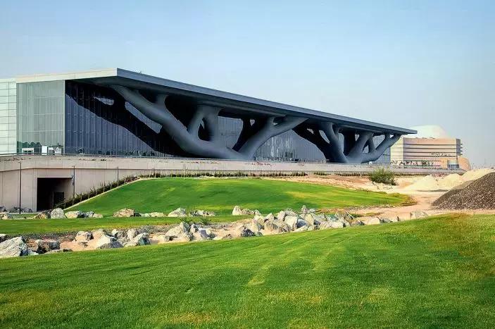 矶崎新的建筑,矶崎新反建筑史