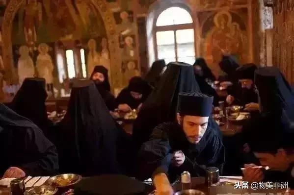 去了非洲才知道，人类才只是这个世界的过路者