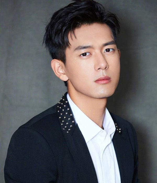 三角眼怎么改善好看,三角眼和眯缝眼