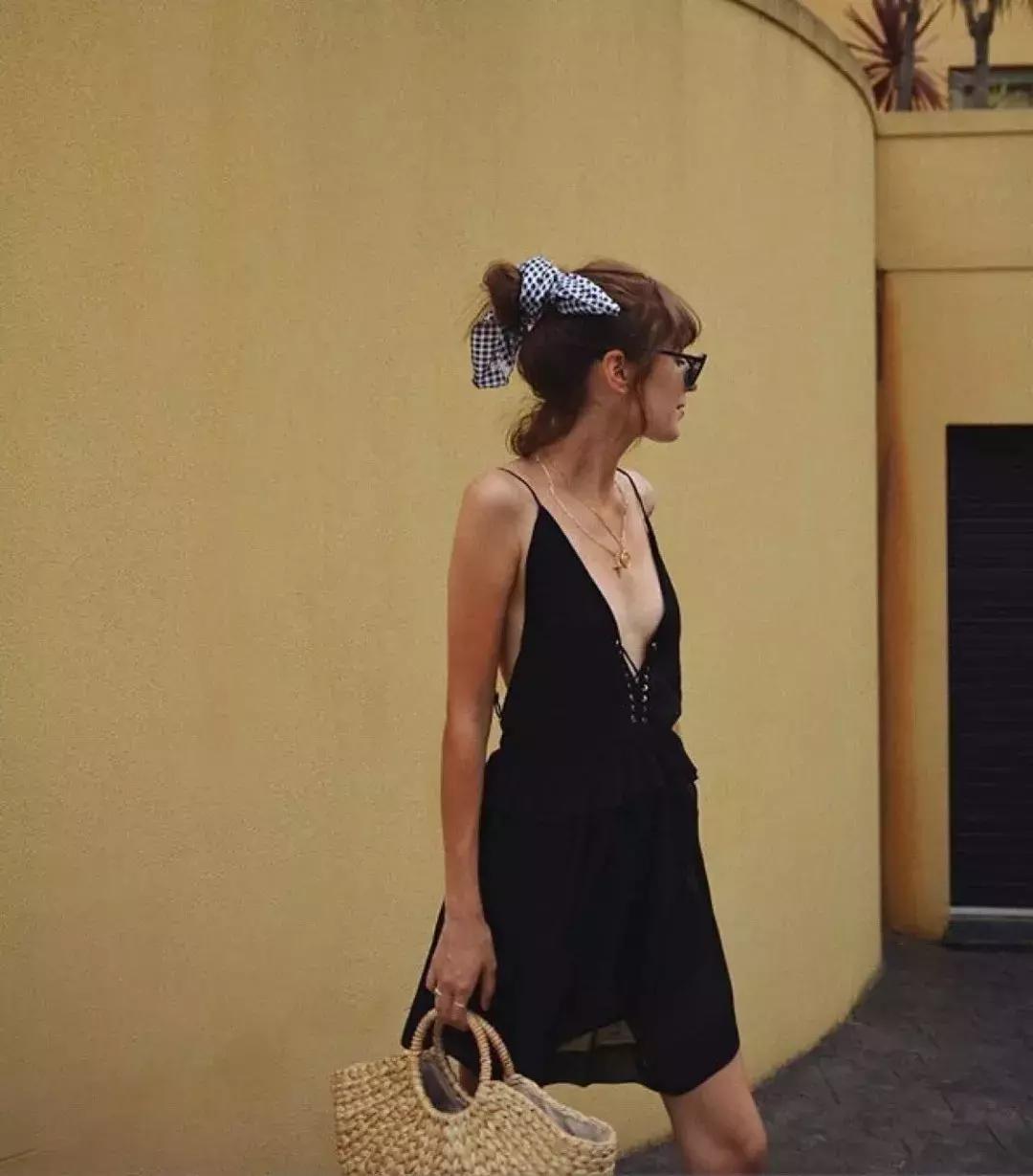 女遮肉泳装怎么穿,泳装女款遮肉保守宽松平价