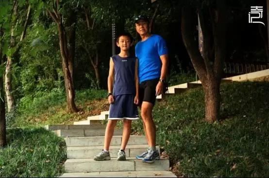 有一种爱叫隔代爱,有一种爱叫爸爸