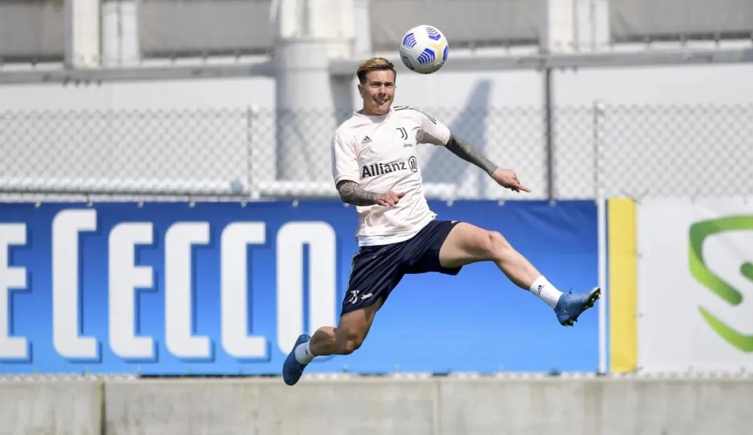 尤文新球衣曝光，阿涅利主席一职待定，帕拉蒂奇考虑免签米兰国门