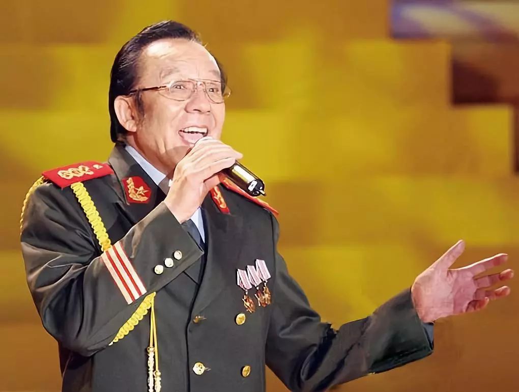 德艺双馨的老艺术家杨洪基,著名歌唱家杨洪基个人简介