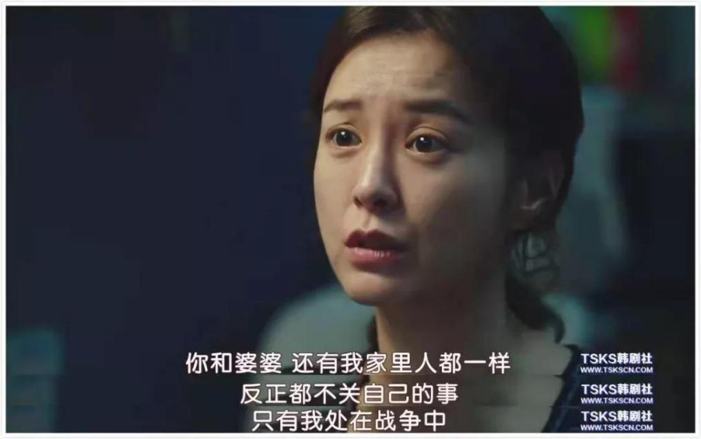 妈妈刚生完宝宝女儿痛哭,当妈妈生二胎后大女儿大哭瞬间