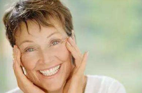 医生：40岁后的女人想要延缓衰老，要及时发现身体发出的4个信号