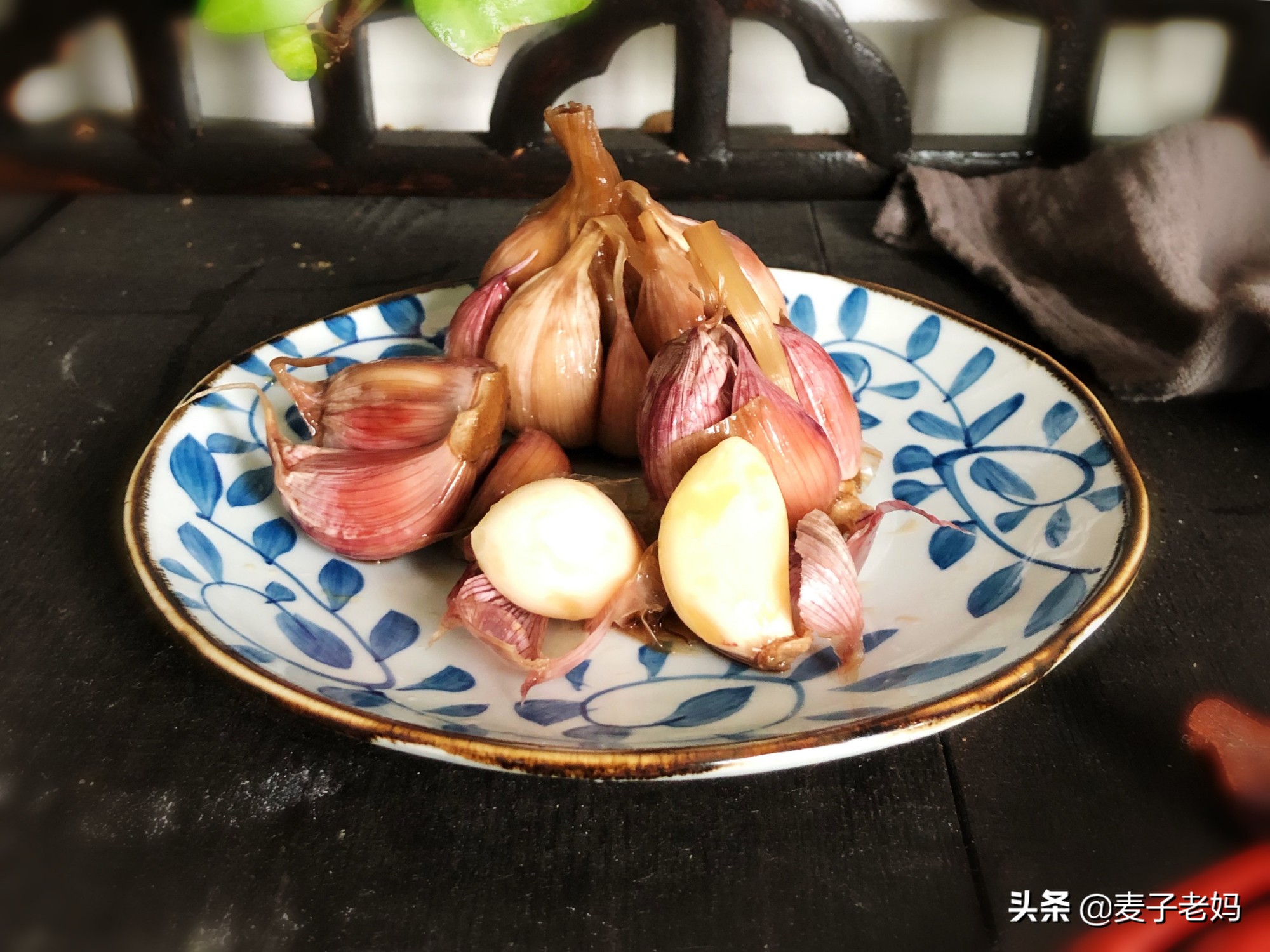 鲜蒜头这样腌一下，酸甜爽脆、生津开胃，放一年都不坏，夏日必备