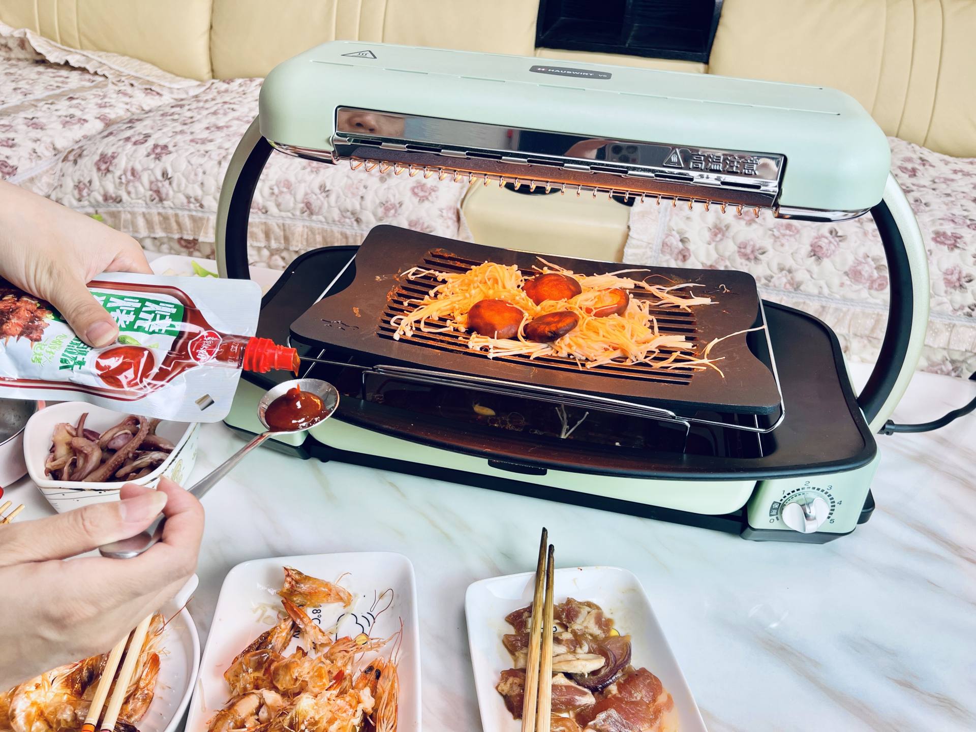 无烟烧烤炉烧烤教程,家用无烟烧烤炉怎么烤肉