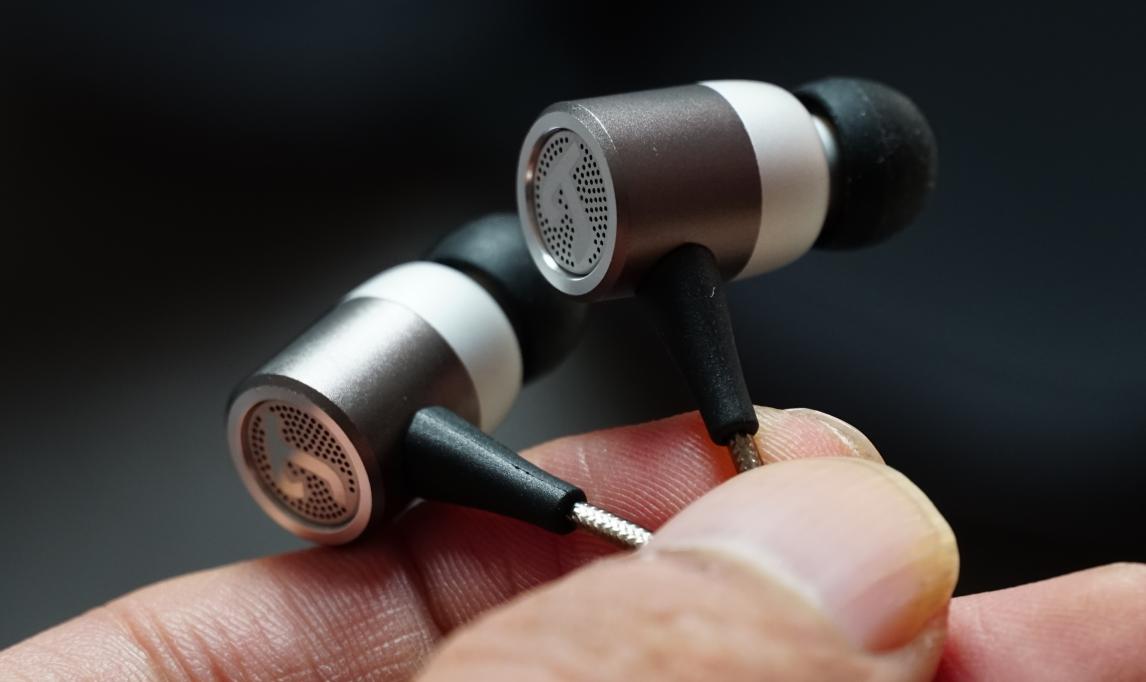 同价位森海塞尔和索尼选哪个,森海塞尔百元耳机跟千元耳机对比