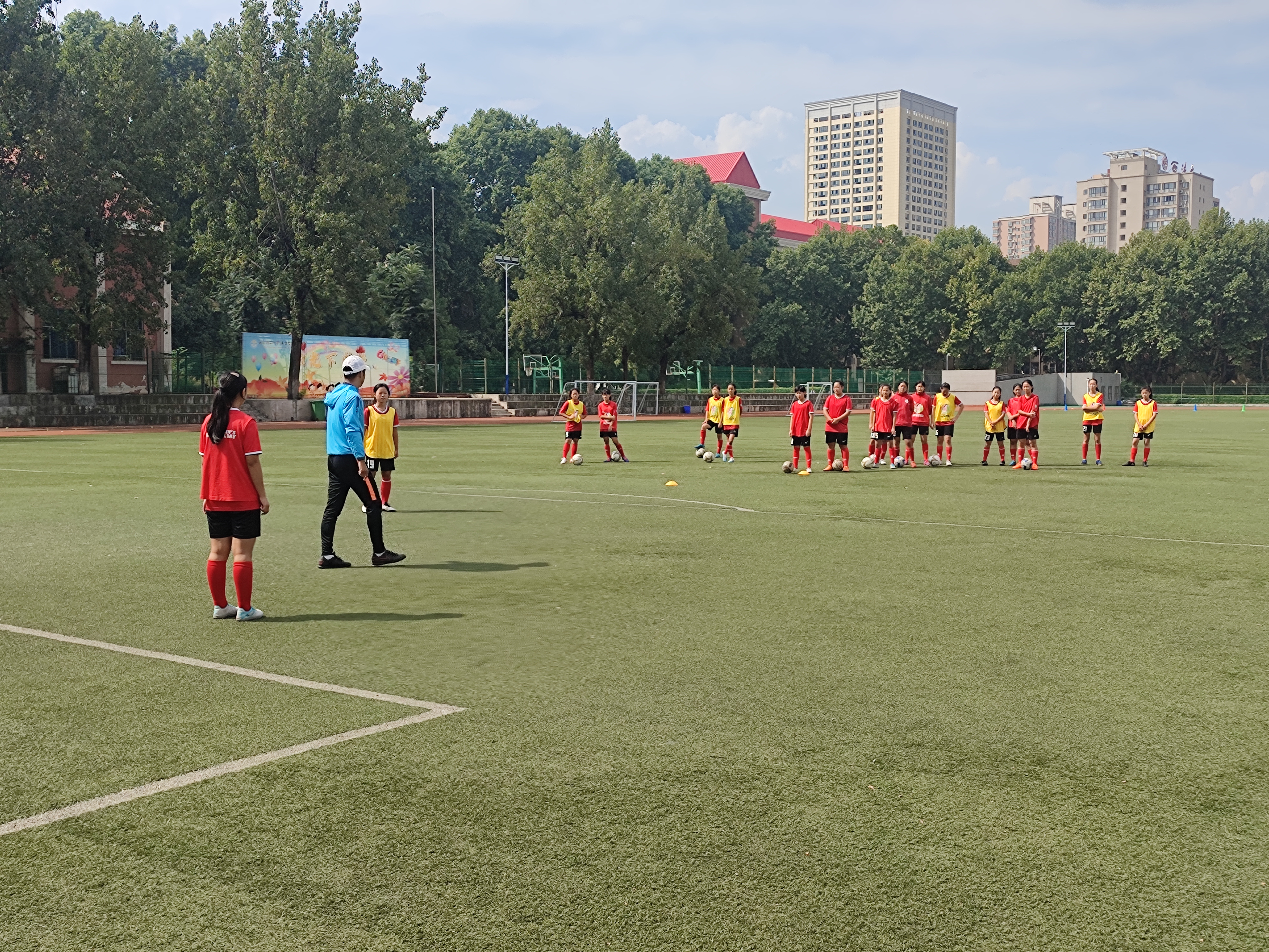 西安第二外国语学校|开展足球特色教学促进学生全面发展