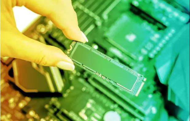 hdd和ssd哪个更好,hdd和ssd哪个适合做系统盘