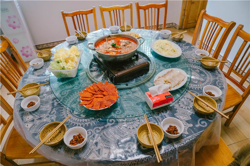 贵州旅游被带去银饰非遗传承馆,贵州千户苗寨银饰一条街