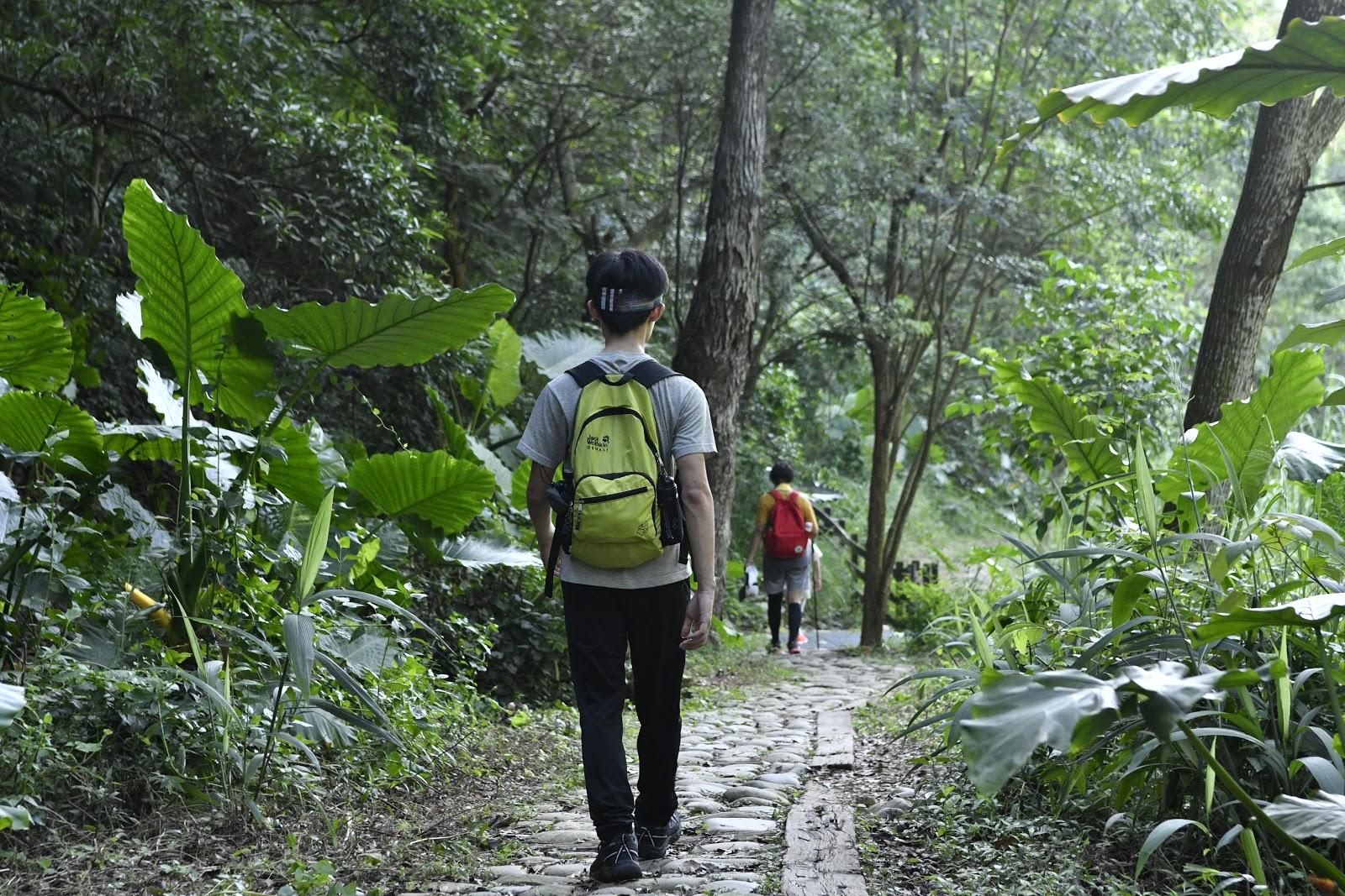 户外登山鞋哪种比较好用耐穿,小白入门登山鞋怎么选购