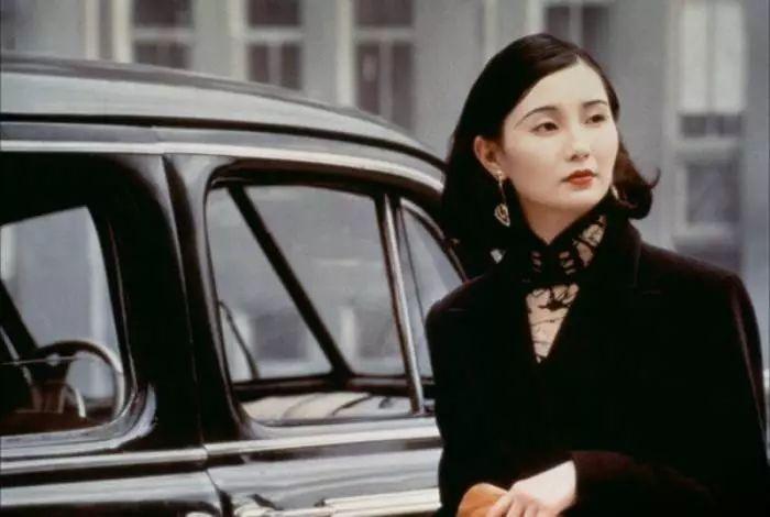 他白手起家逆袭巨富，还娶到了全香港男人的“欲望”