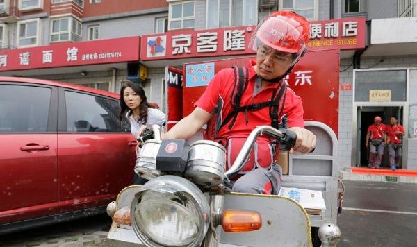 年轻人进工厂还是送外卖,年轻人应该进厂打工不应该送外卖