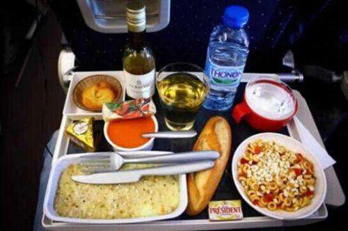 坐飞机免费的3种东西,坐飞机免费的4种东西