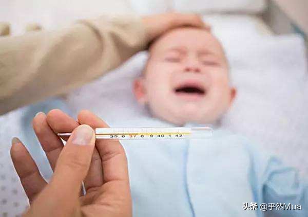 6个月宝宝第一次发烧处理方法,11个月宝宝发烧38度6怎么物理降温