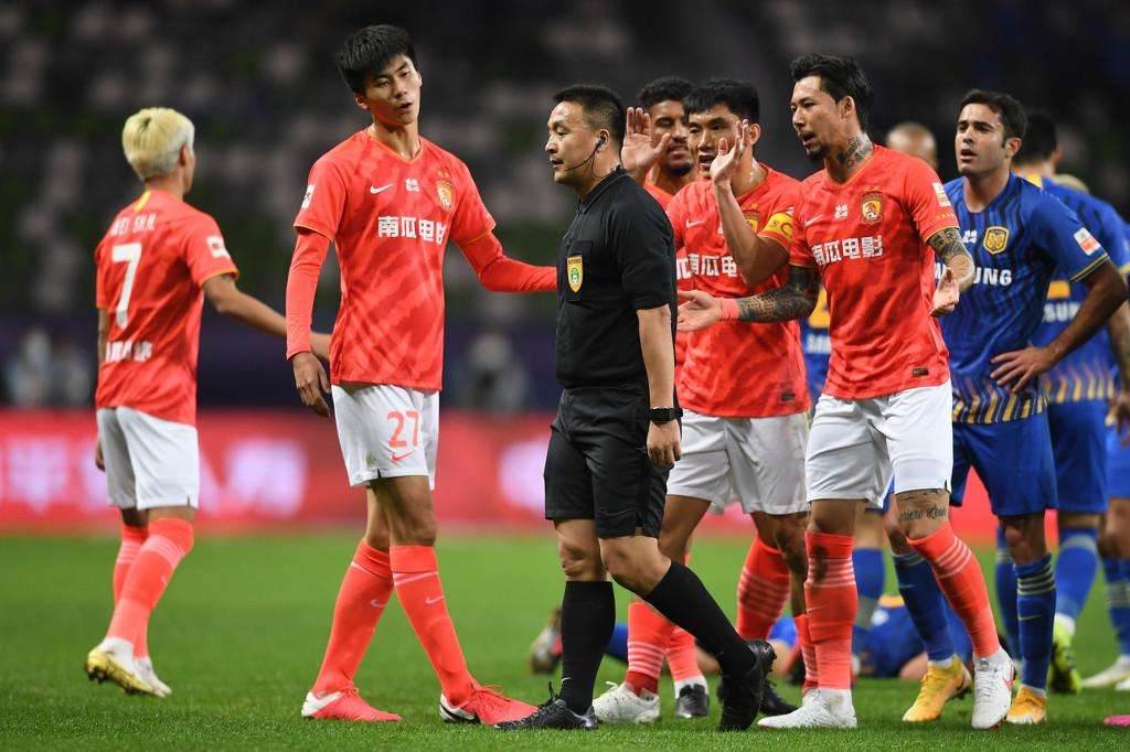 王炸打比赛太菜被嘲讽,王炸输了完整视频