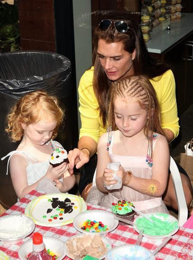 波姬小丝今年多大岁数了,波姬小丝mj结婚了吗