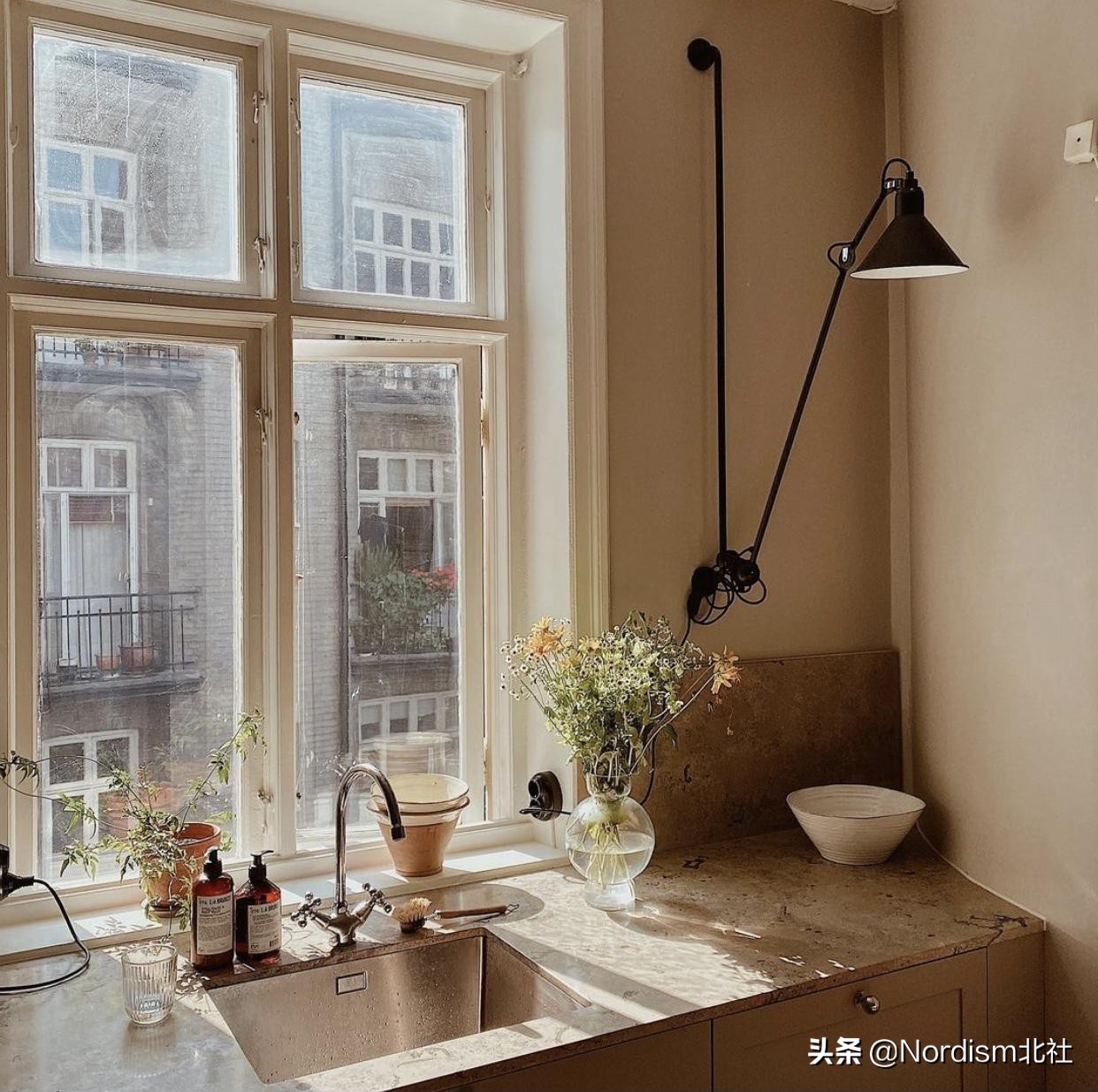 《空间》第46期：在瑞典老公寓里，认真拥抱生活