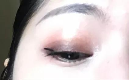 眼影画法新手肿眼泡单眼皮overtake,单眼皮肿眼泡也适用的液体眼影