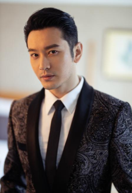 上了年纪发际线,黄晓明额头