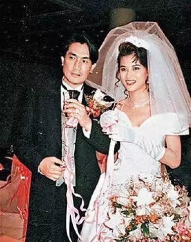 她是亚视第一选美冠军，丈夫出轨多位女星，晚年令人唏嘘