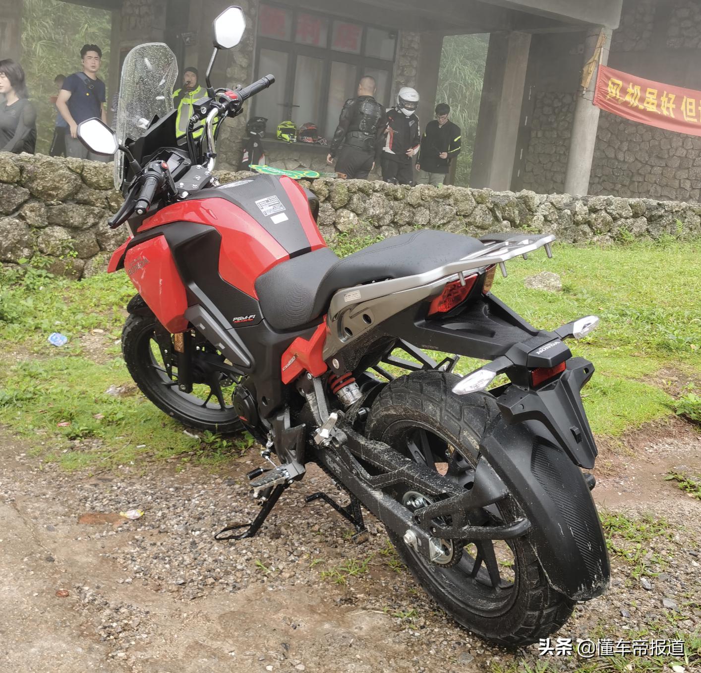 新车本田cb190摩托车落地多少钱,五羊本田cb190r上牌位置