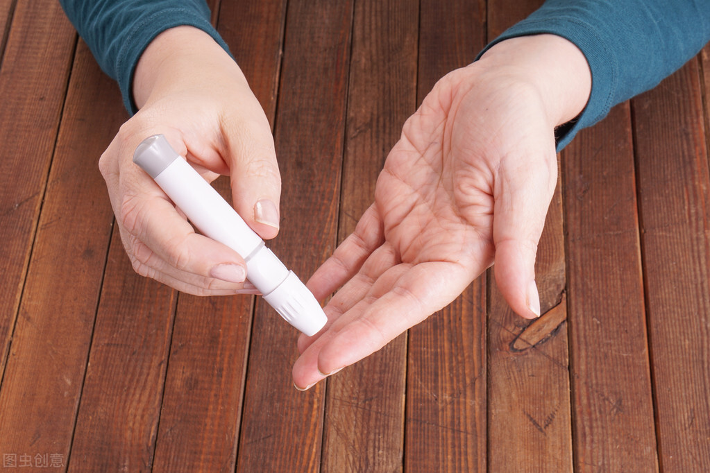 血糖升高时会有瞬间潮热的感觉吗,血糖升高时人感觉怎么样