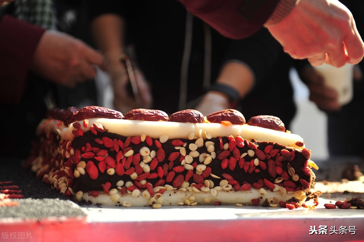 一刀建林流泪二刀马云崩溃,切糕切一刀让建林流泪