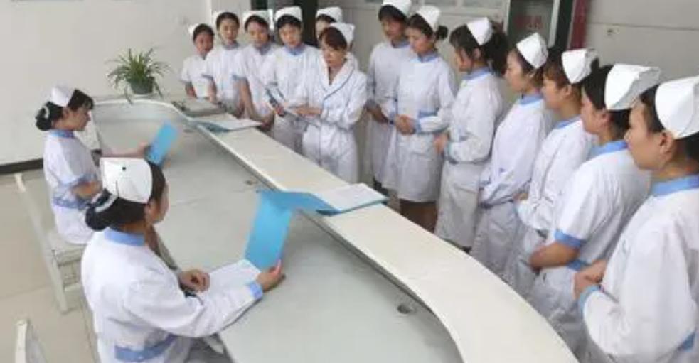 扩大职业化教育背景下落榜的初中生如何选择专业护理幼师？珍藏