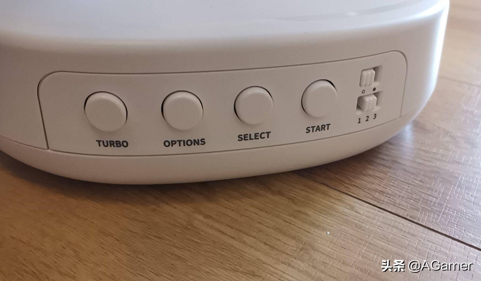 原汁原味！《拳皇》缔造者SNK全新ArcadeStickPro摇杆开箱测评