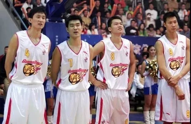 易建联cba得分最多的一场,易建联生涯最高分cba