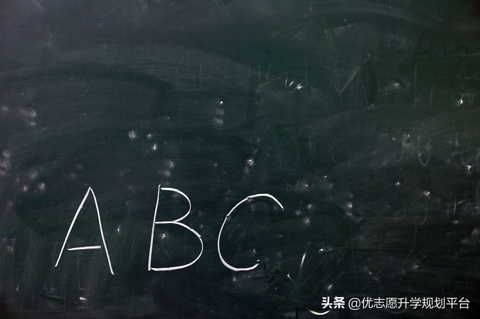 文科生就业前景好收入最高的专业,文科生学英语专业的就业前景怎样