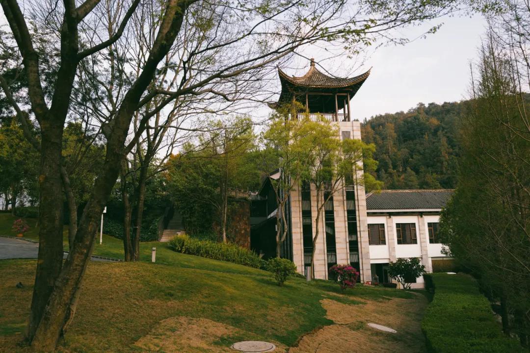 想泡温泉去哪个城市,想泡温泉不妨到成都这里来