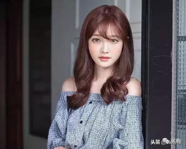 脑门大发际线高发型女,脑门大发际线高留什么发型