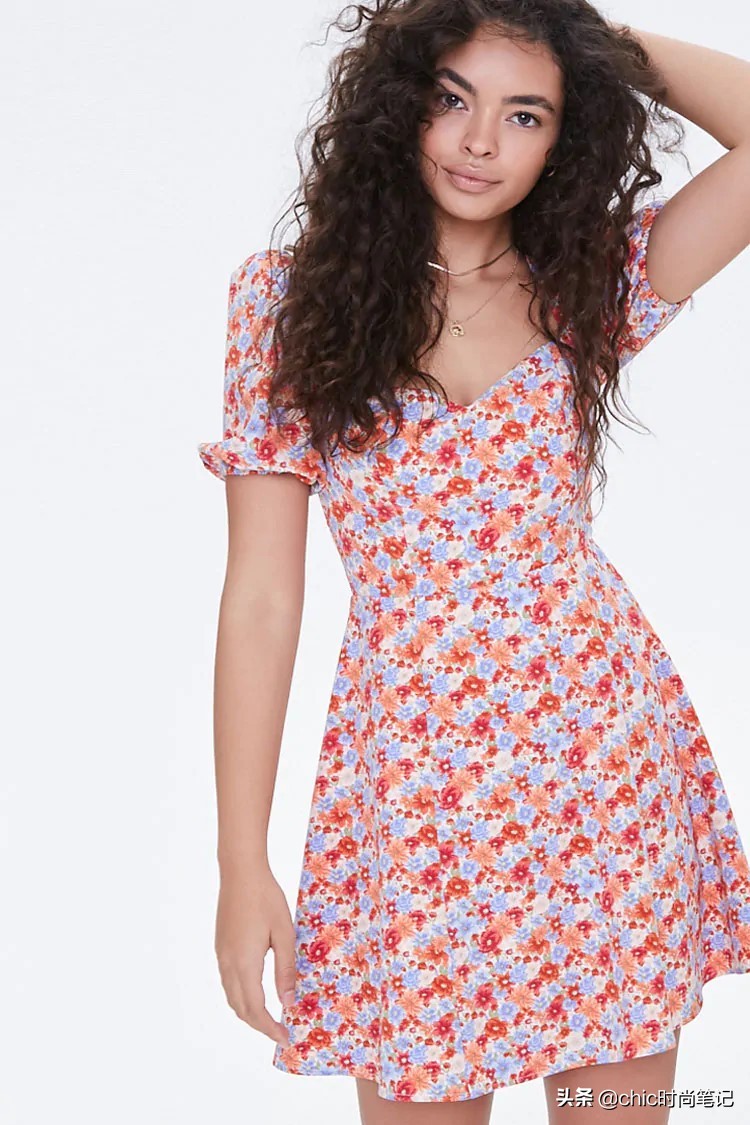 blackpinklisa绿色碎花连衣裙,blackpinkjisoo碎花裙