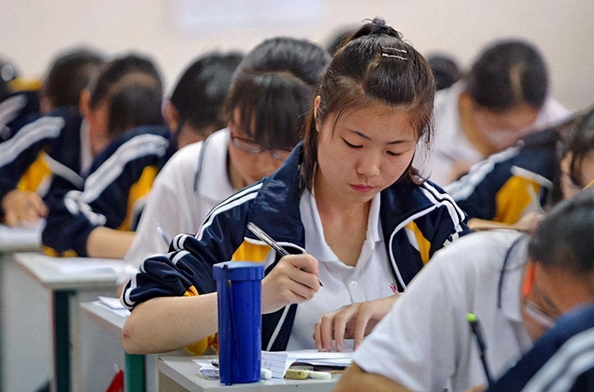 国内名字特别奇葩的大学,国内超好看的大学