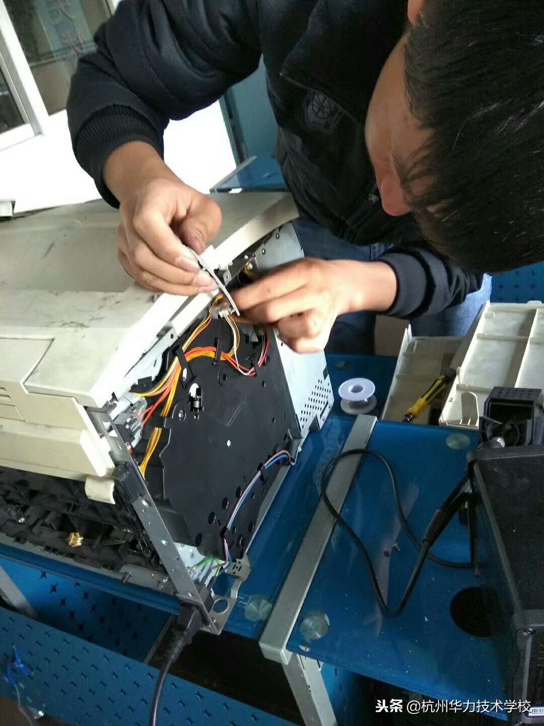 共享打印机的常见故障排除,共享打印机脱机怎么修