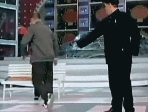 高低肩你怎么改善,怎样塑造好气质直角肩