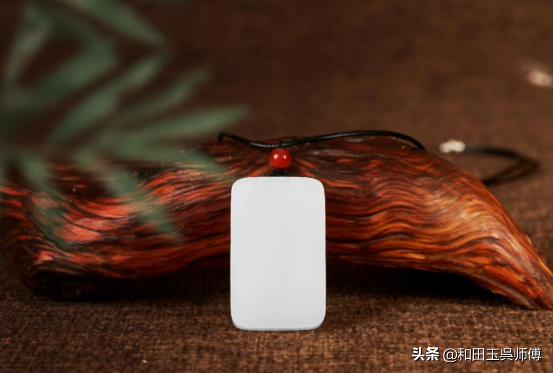 平安无事牌上面的图案,墨玉平安无事牌的讲究