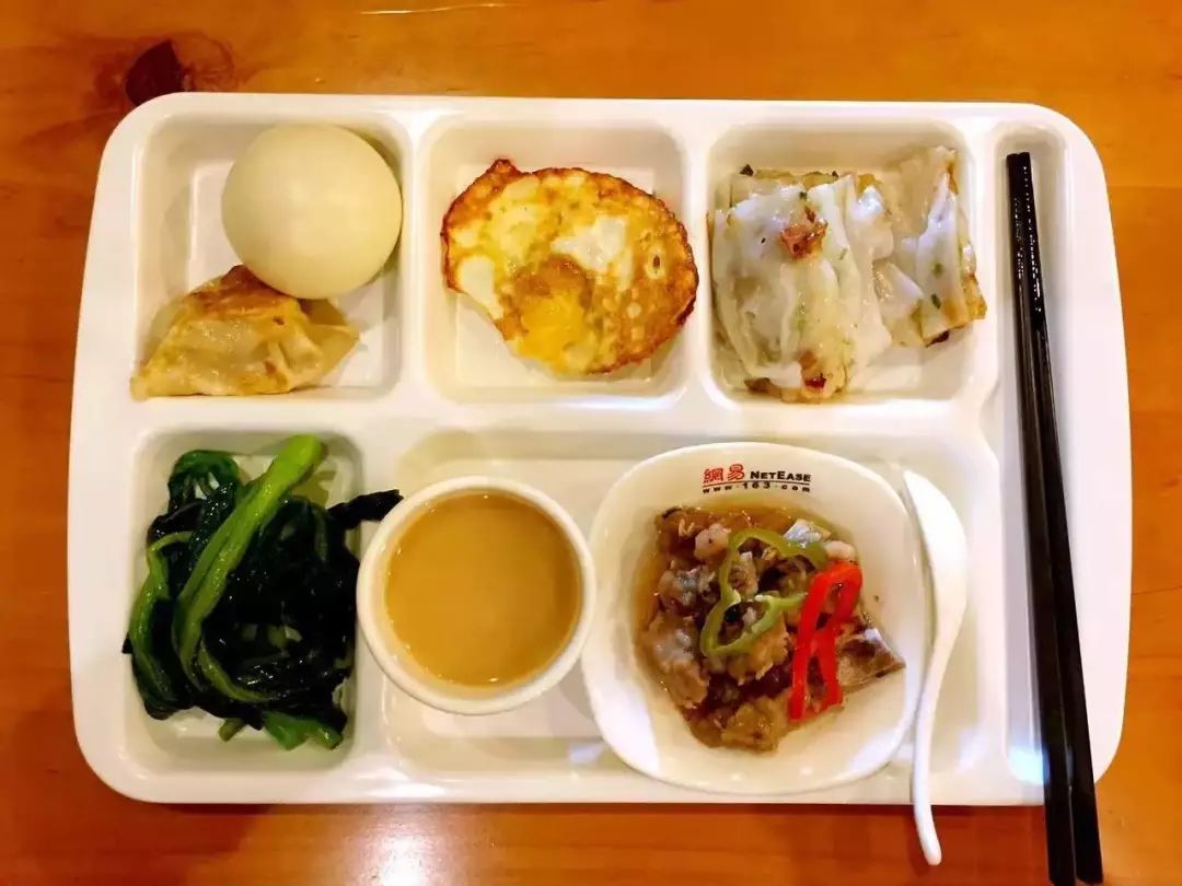 香港人超羡慕的Facebook新办公室，和内地大厂比怎么样？