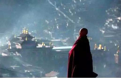 56岁著名女歌手事业巅峰，却突然皈依佛门，称自己不是出家是回家