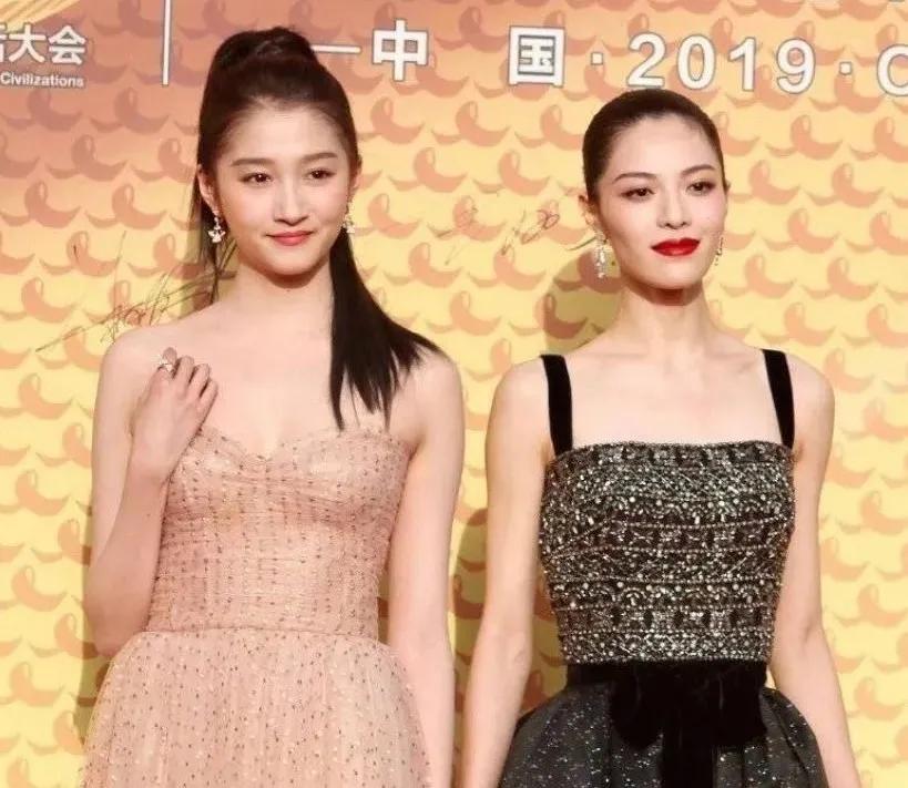 迪丽热巴薄唇,把迪丽热巴换成黄金比例脸