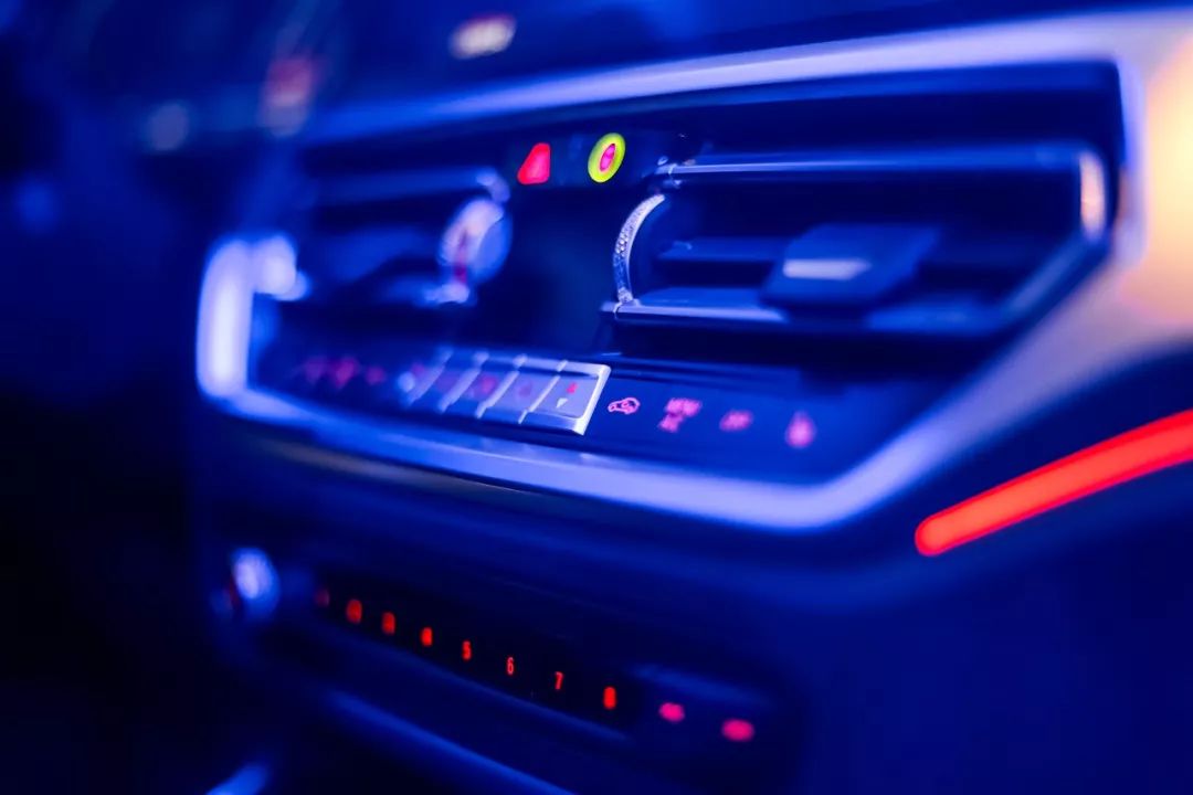 奔驰glccoupe2021款对比宝马x4,奔驰e300l宝马530li奥迪a6l怎么选