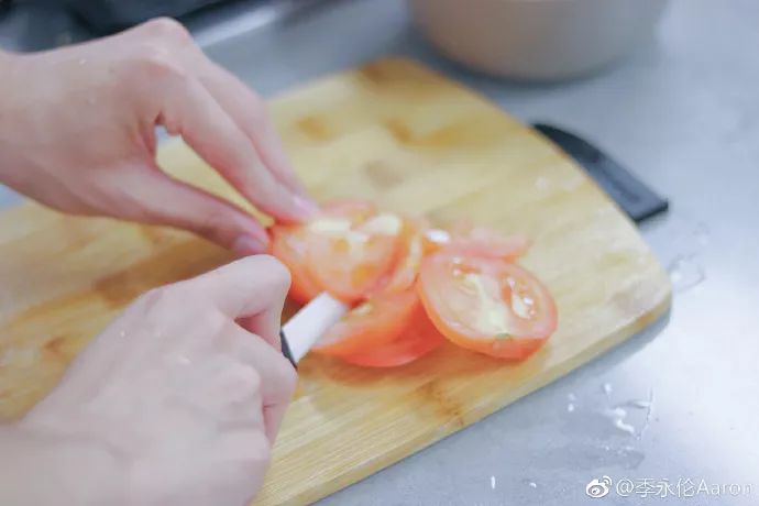 41岁宛如少女，这个“董卿的接班人”我爱了​