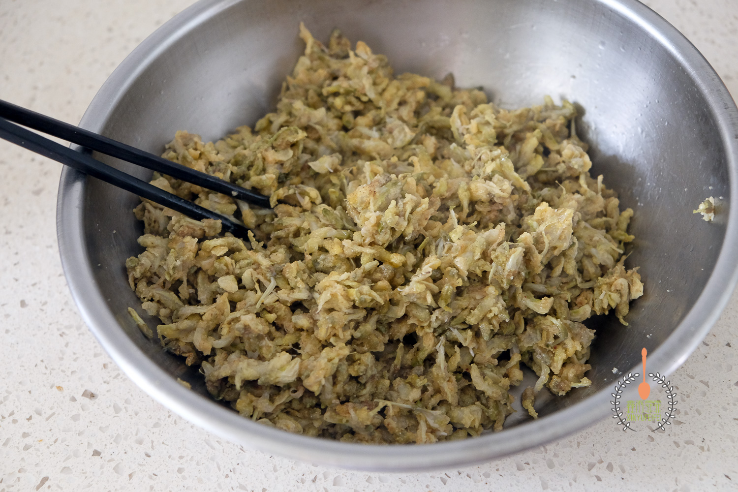 没有面粉又想吃蒸槐花的最佳吃法,蒸槐花不粘不坨有秘诀