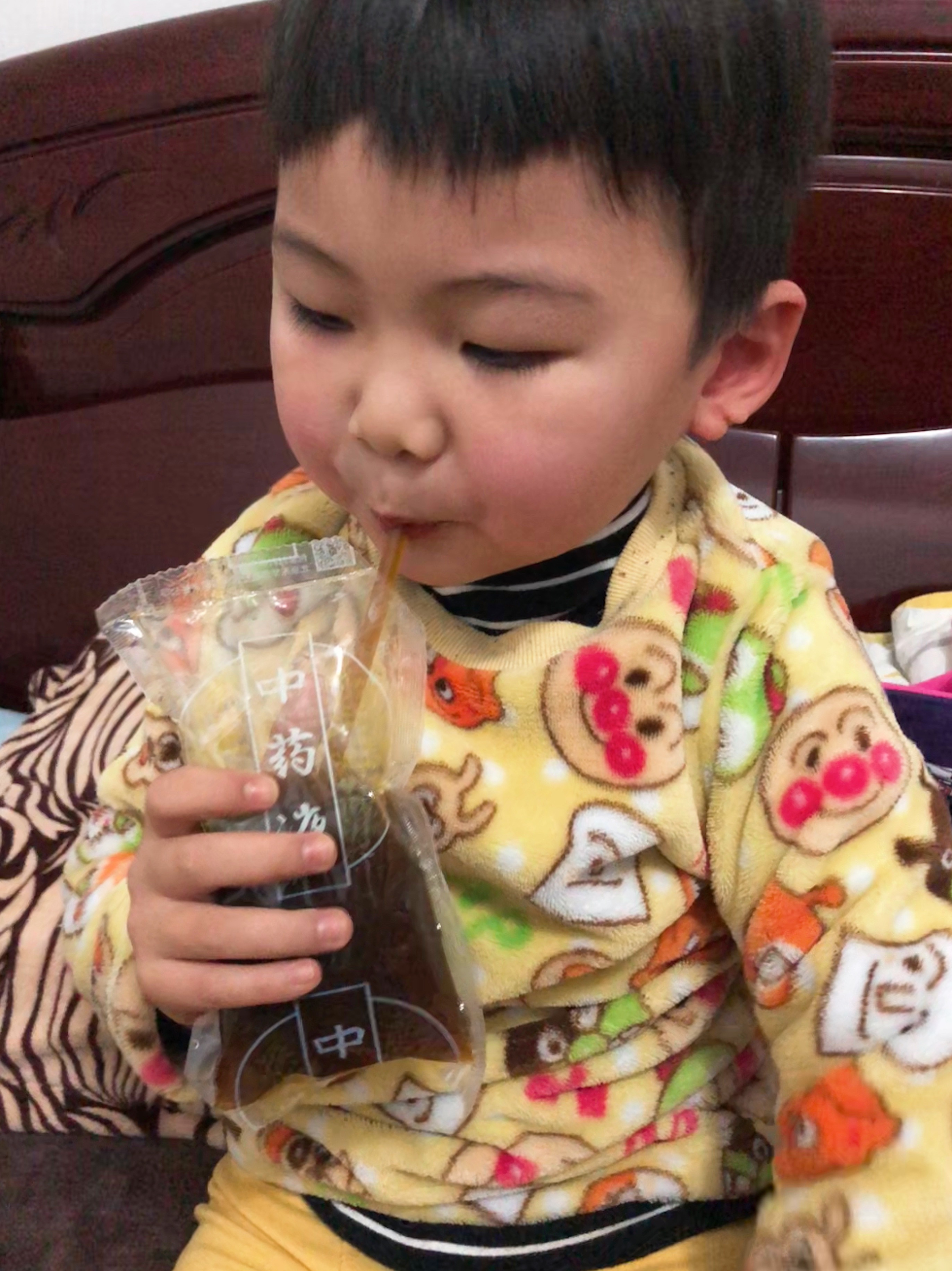 小儿白塞氏病的病因和症状,肉丸子得了什么病